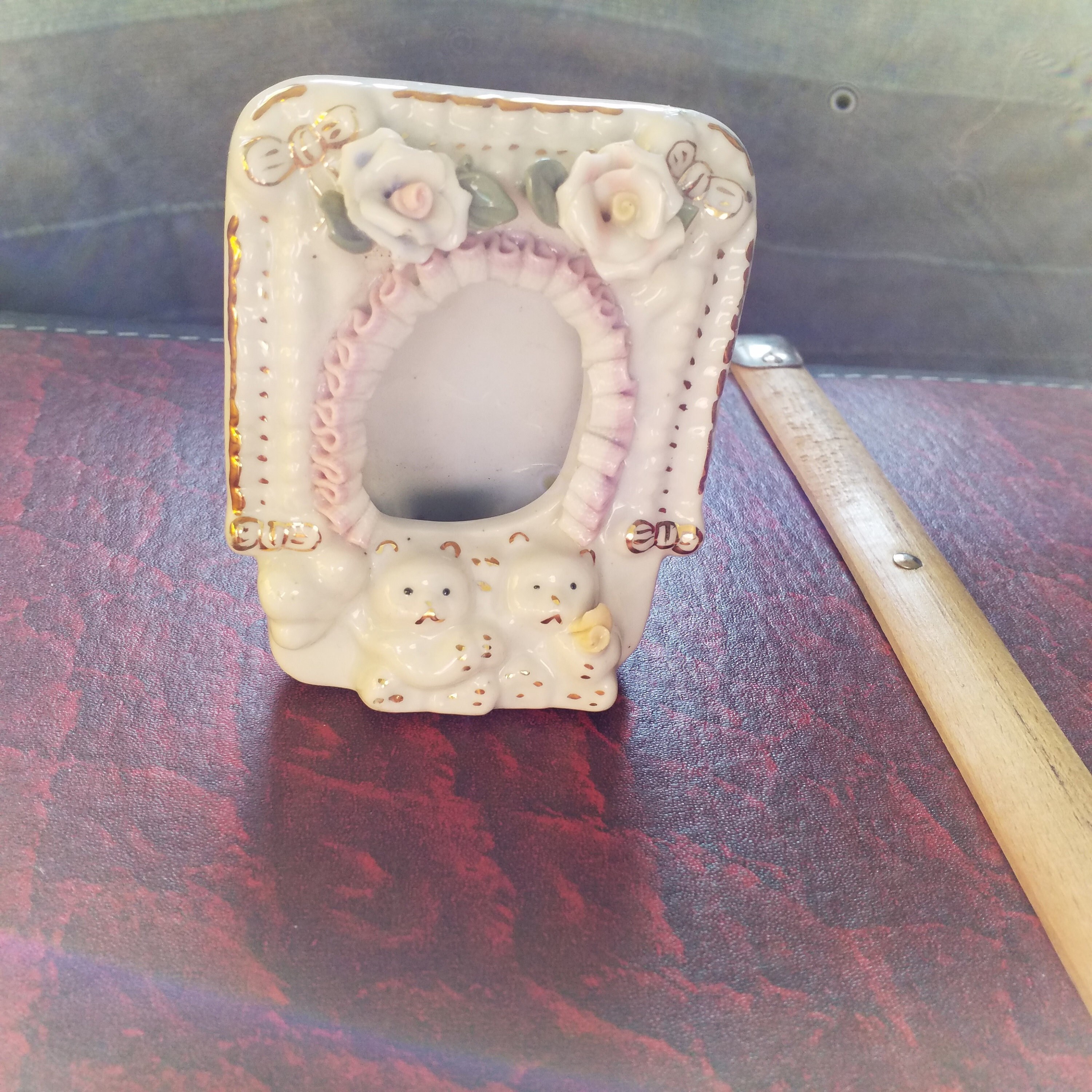 Cadre Porcelaine Vintage, Porte Photo Ancien, Roses en Porcelaine, Petit Cadre Ancien,