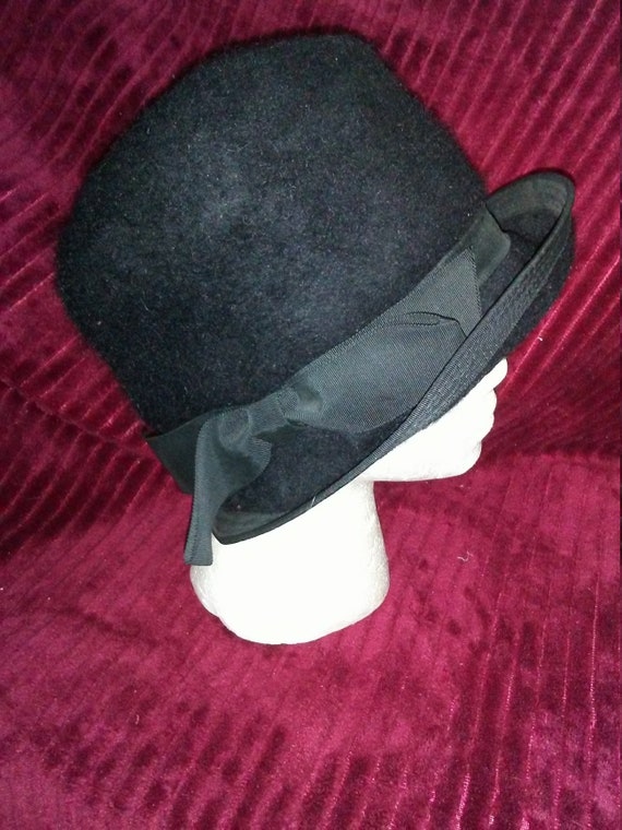 Vintage black fuzzy cloche hat - image 2