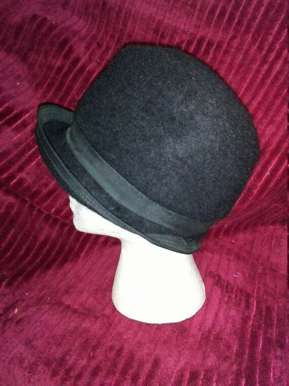 Vintage black fuzzy cloche hat - image 4