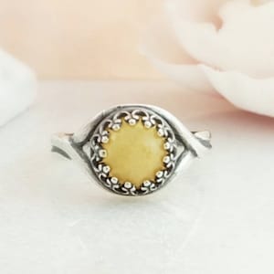 YELLOW JASPER RING, Silver or Bronze Golden Jade Ring, Round Gemstone Adjustable Crown Bezel, Natural Stone Cabochon, November Gifts R5020
