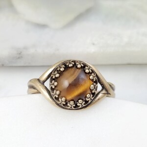 UNIQUE Round Tiger's Eye Ring, Gemini Gemstone Jewelry Gift, Brown Gemstone Adjustable Ring Victorian Antiqued Bronze Tigerseye Ring R5023A