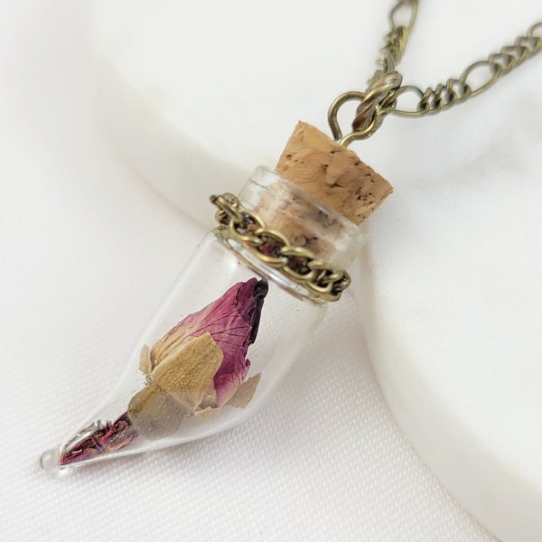 RED ROSE NECKLACE Dried Flower Necklace, Pressed Flower Necklace, June Birth Month Flower Necklace, Victorian Rosebud in Glass N6430A