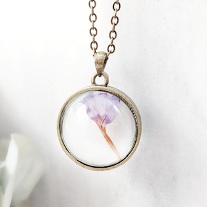 VIOLET FLOWER NECKLACE, Dry Pressed Purple Lily Antique Brass Glass Pendant, Floral Bauble, Lavender Dry Petal Botanical Jewelry Gift N6471