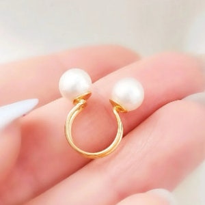 GOLD CUFF EARRING, Minimalist Gold Conch, One Laurel Wreath Cuff, Dainty Gold Nonpierced Earcuff for Cartilage, Single Cuff Earring E5591