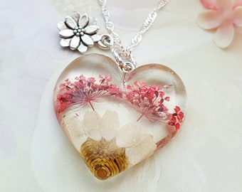 COLLAR DE MARGARITA SECA, joyería de flor blanca y corazón rojo para mamá, regalo de novia romántica, corazón grande victoriano, regalo colgante de flores silvestres N6404