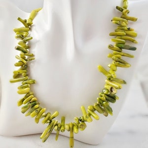 Green CORAL NECKLACE or Red Coral Beaded Stick Necklace Spikey Beach Jewelry Gifts for Her, Ocean Wedding Jewelry, Bamboo Coral Gift N4404A