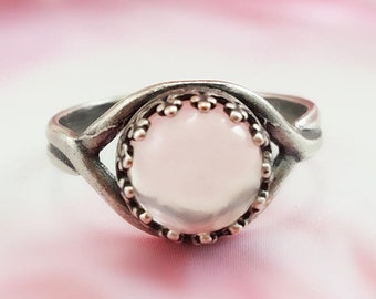 ROSE QUARTZ RING Silver Pink Gemstone Ring, Round Pink Jewelry, Adjustable Crown Bezel Pastel Pink Crystal Ring, Pink Cabochon Ring R2034