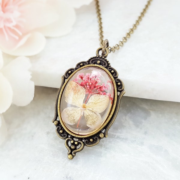 DOGWOOD FLOWER NECKLACE, Pressed Red Queen's Anne Lace Floral Jewelry, Real Dry Flower Pendant, Dried Rose Baby Breath Flower for Her N1180