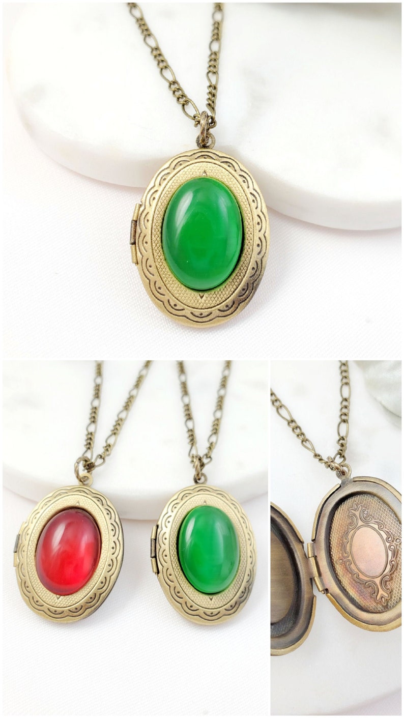 Victorian Jewelry Rings, Earrings, Necklaces, Hair Jewelry     VINTAGE EMERALD GLASS Locket Gold Oval Picture Locket Green or Red Cabochon Victorian Photo Locket May Birthstone Gifts for Women N1302A  AT vintagedancer.com