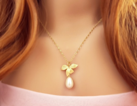LOVELY Gold Flower & Pearl Necklace, Orchid Flower Bridal