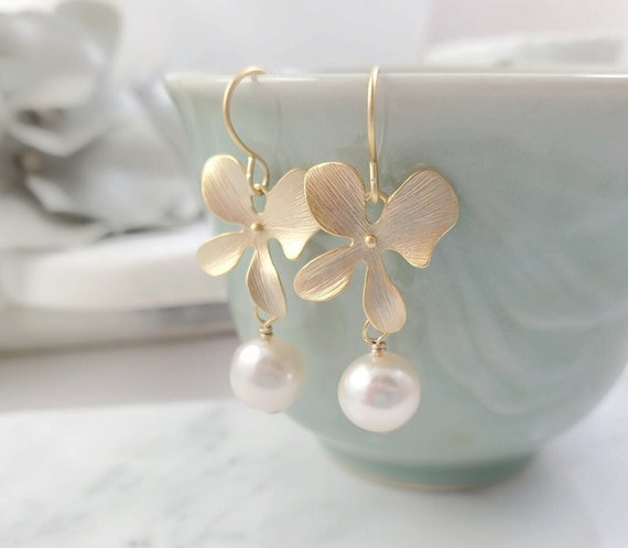 DANGLING Gold Lily Flower EARRINGS With Pearls Simple Ivory Pearl
