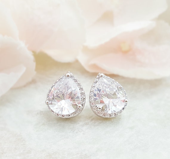 teardrop stud earrings