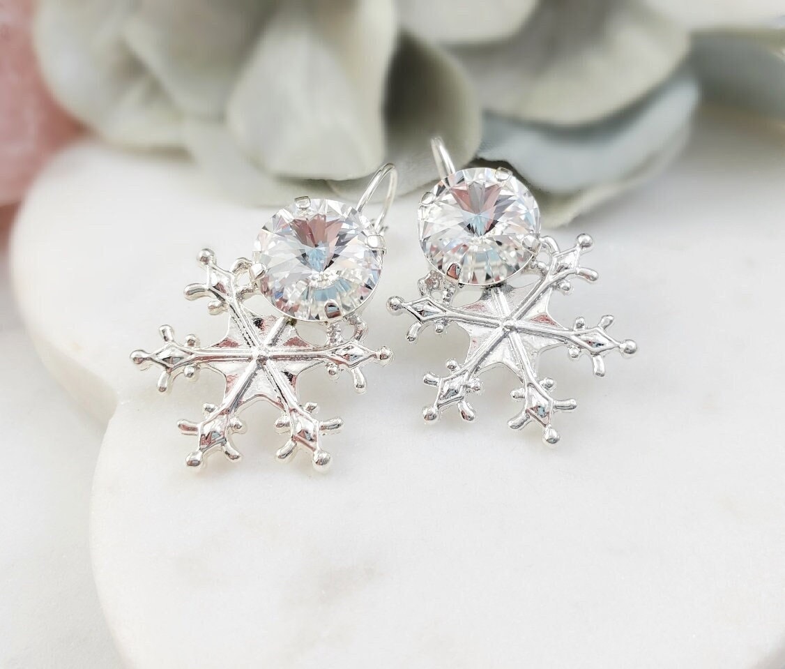 SNOWFLAKE EARRINGS SILVER Winter Snow Flake Dangles Round Diamond