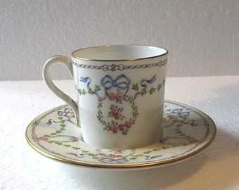 Shelley Late Folly Blue Ribbon and Garland pattern Coffee can 1910