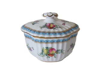 Spode - Trapnell Sprays - Y8403 - Sugar Bowl - Lidded