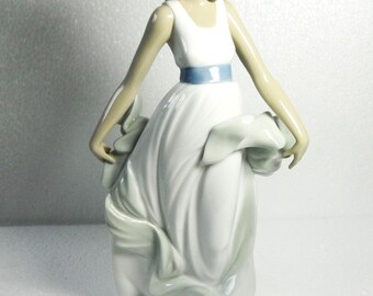 Nao Walking On Air  Figurine