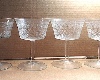 4 Lady Hamilton Pall Mall Tall Champagne glasses