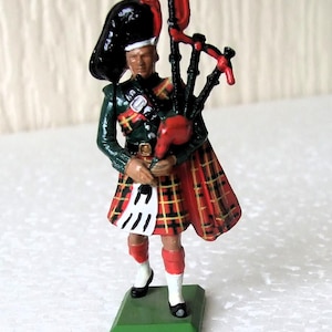 Britains Scots Black Watch Bagpiper