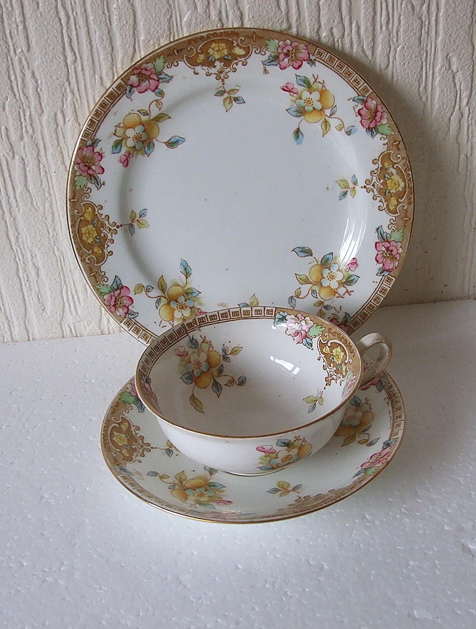英国製アンティーク　BALMORAL CHINA　金彩花文　スクエアプレート Balmoral China - Etsy Israel