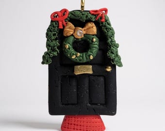 Christmas Door Pendant – Black Polymer Clay Charm with Gold Details & Garland, Handmade Holiday Necklace Charm, Mini Festive Accessory