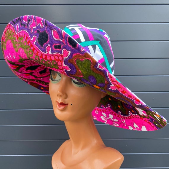 Buy Ultra Wide Brim Sun Hat/women Reversible Hat/wire Brim: Trippy 60s  Floral Hawaiian Barkcloth/80s Geometric Plaid Black Pink Purple Med Online  in India 