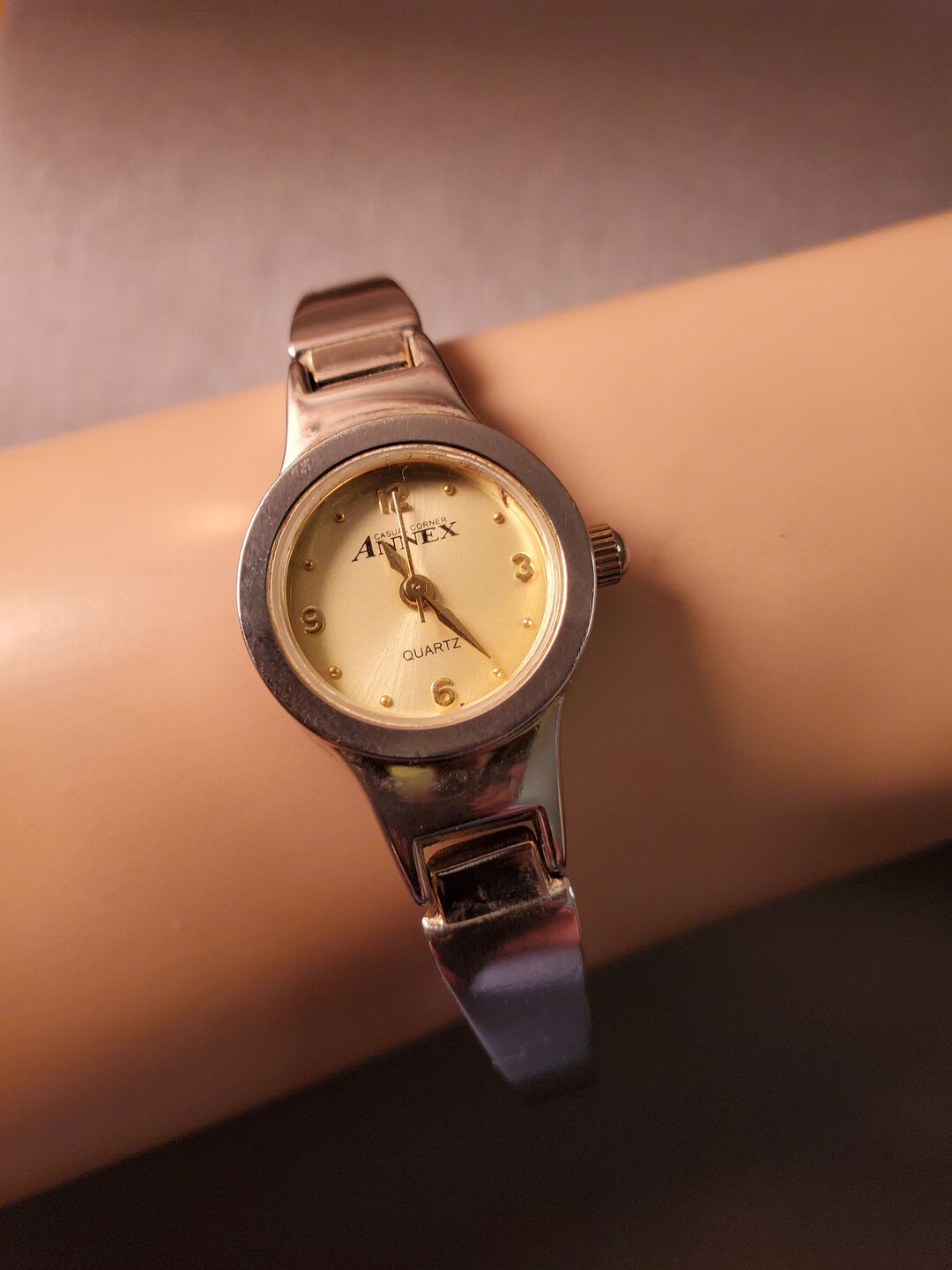 Vintage Casual Corner Annex Quartz Watch Gold Silver Tone 23mm Casual Corner Annex Quartz Ladies Watch Silver With Gold  main image 4