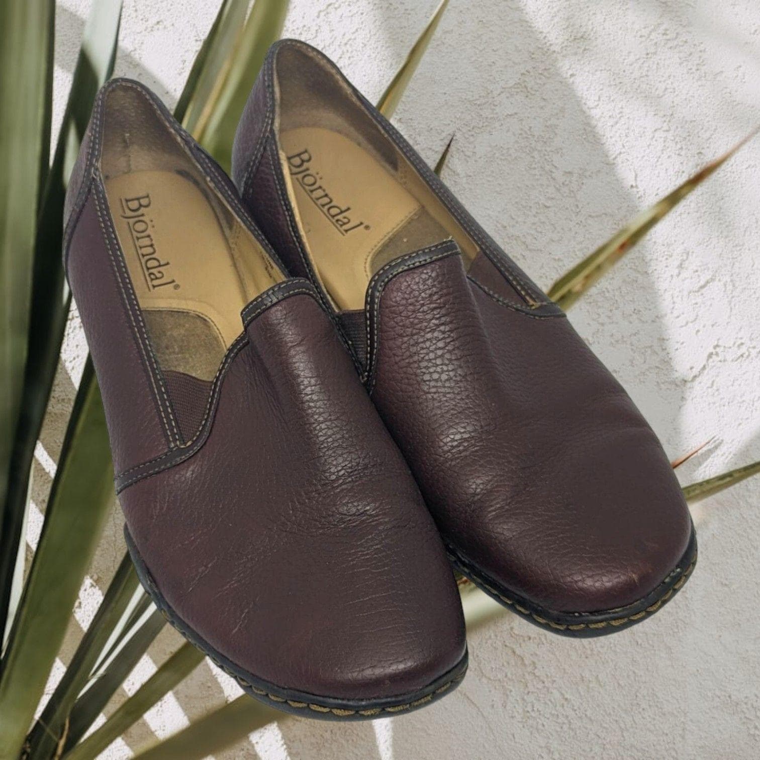 Bjorndal Neptune Pebbled Leather Oxblood Loafers Women's