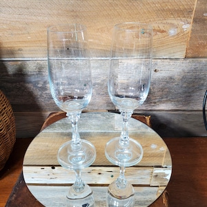 24% Lead Crystal Hand-Blown Glass Champagne Flutes - Pair - 6-Sided Cathedral Stem
