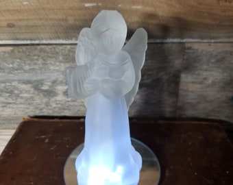 Carolina Designs Ltd Frosted Angel Light Figur mit neuem Minilicht