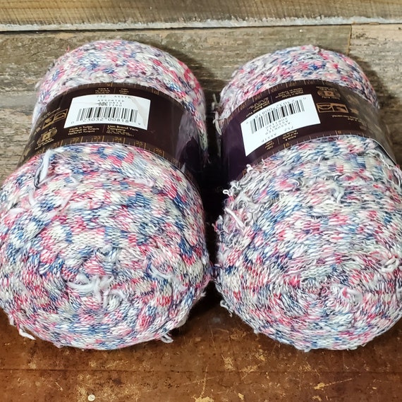 Lion Brand Fettuccini Yarn 11 OZ Light Pink Yarn Fabric Crafts Crochet New