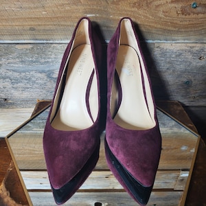 Nine West Maroon Suede Ladies  Pointed Toe Pumps -  High Chunky Heel - Career - Chic - Minimal - 6M
