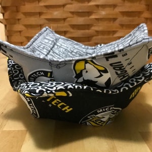 Michigan Tech Bowl Cozy Pair