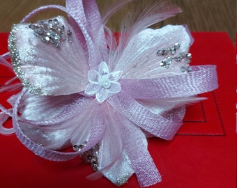 Pale pink fascinator