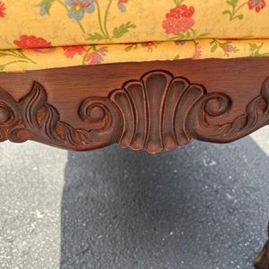 Beautiful traditional bench with paw feet and chinoiserie fabric image 5