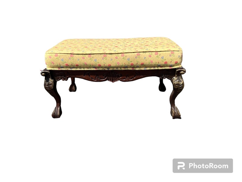 Beautiful traditional bench with paw feet and chinoiserie fabric image 1