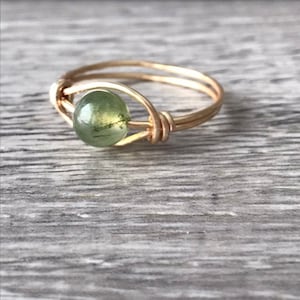 Worry ring / Fidget Green Jasper Ring with gold band / Meditation Ring