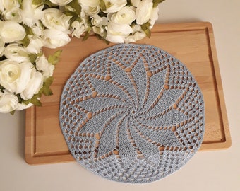 Baby Blue Crochet Lace Doily - Model "Hailey" - Center Piece Doily Tafel decoratie - 11 1/2 inch of 29 cm