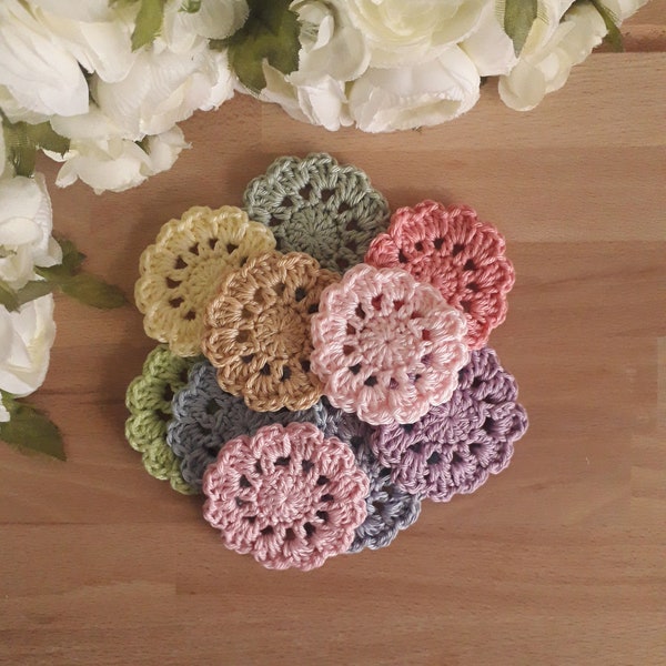 12 napperons miniatures au crochet dans des couleurs pastel - 2 pouces ou 5 cm