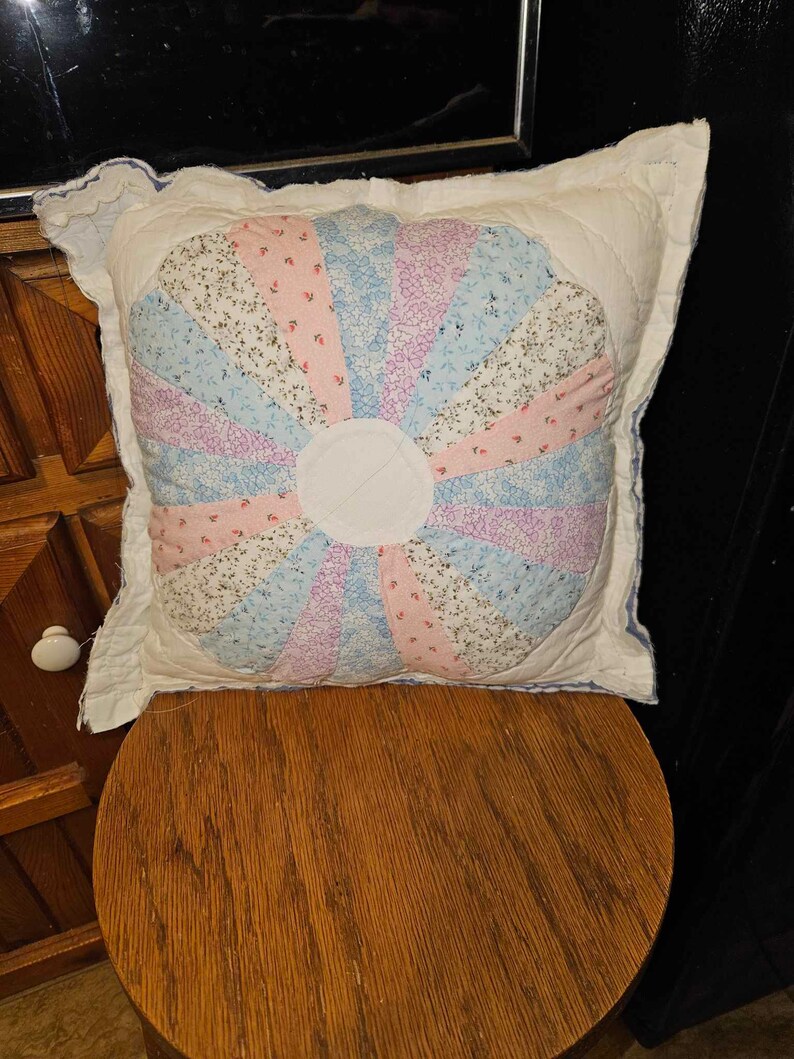 Vintage Quilt Pillow Dresden Plate Pattern, Decorative Pillow Farmhouse Cutter Quilt Pillow 15