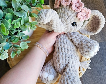 Elefante de ganchillo para acurrucarse / Elefante de ganchillo / Elefante de guardería hecho a mano / Elefante bebé para acurrucarse hecho a mano / Juguete de guardería Wild Safari