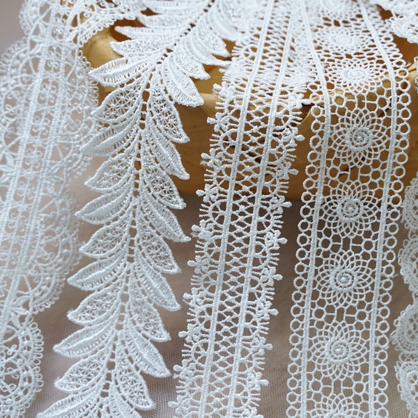 Venice Lace Trim, Off white Trimming, Wedding Lace, Scalloped Lace for Garters, Lace Choker, Headbands, Skirts, Doll Dress