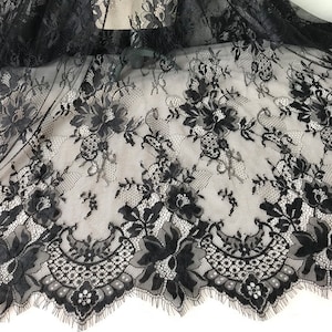 Beautiful Chantilly Flower Fabric Black Scalloped Lace for Prom Dress, Shawls, Boho Dress