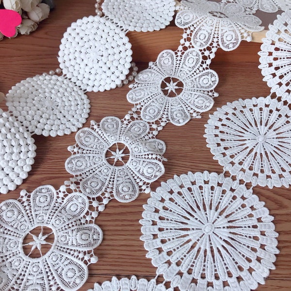 Off white Cotton Lace, Circle Applique Lace, Round Lace Trim, Venise Flower Trim Applique Lace, ONE YARD