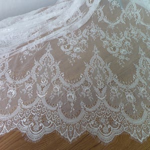 Chantilly Lace -  Off white Scalloped Fabric -  Thin Eyelash Trim Fabric - Retro Style Bridal Dress Lace