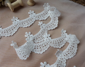Delicate Scalloped Flower Lace with Eyelet Trim, Cotton Off white Lace Trim, 2 inches wide