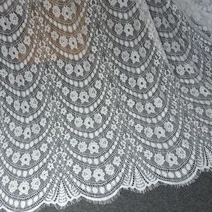 Retro Scalloped Chantilly Lace Fabric Soft Floral Wavy Eyelash Fabric for Boho Dress Wedding Veil Shawl Scarf Home Decoration