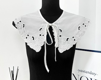 Retro Fashion Fake Collar / Embroidery Lace Neckline Collar / White Flower Fake Collar for lolita dress, shirt, bridal blouse, decor
