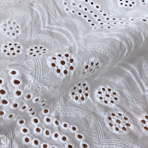 Retro Circle Eyelet Cotton Fabric, Scalloped Lace Fabric, off White ...