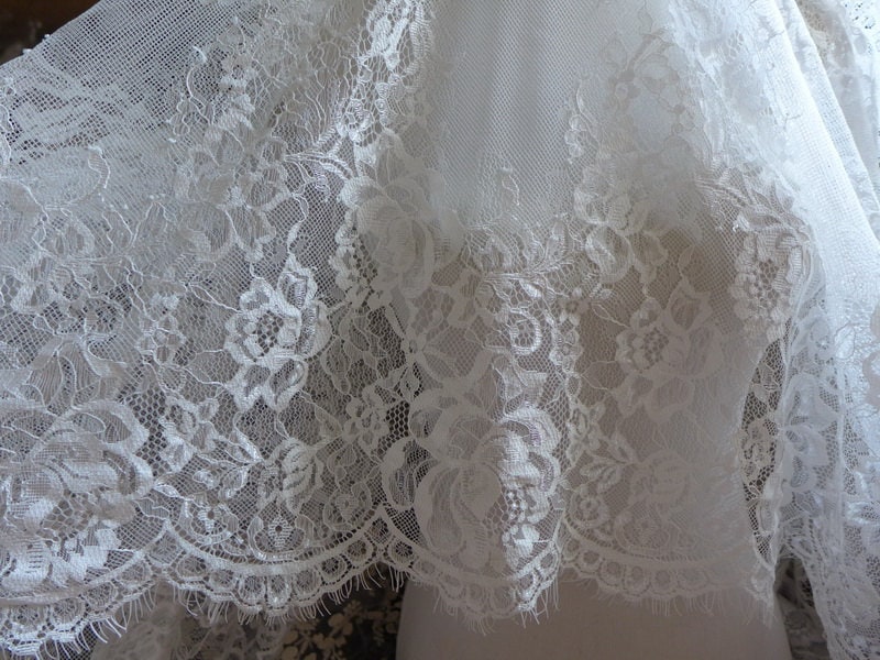 Off white Chantilly Lace Rose Floral Lace Scalloped Edging | Etsy