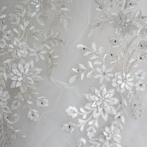 Off white Flower Appliqué, Metallic Silver Applique, Alencon Cord Lace Applique, Pair Mirrored Applique